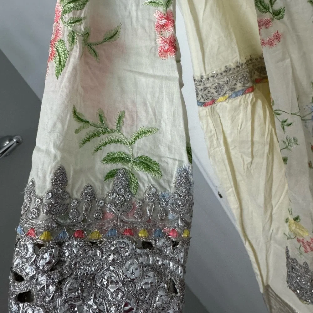 Maria B Cream Dress with Colorful Floral Embroidery Suit - Picture 3 of 8